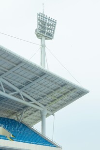 体育场看台与照明灯塔