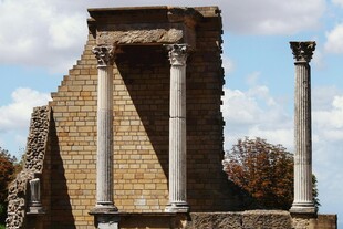 古罗马遗迹残景