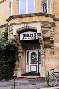 复古风格的J  O店铺外观