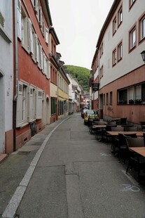  洲小镇静谧街道景象