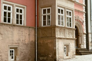 欧式古典建筑外观一角