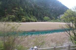 山间碧河 自然美景如画