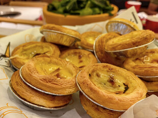 美味蛋挞整齐摆放