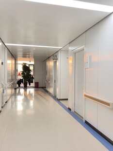 医院洁净走廊内景