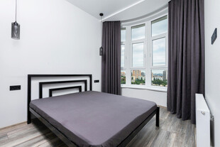 简约风格卧室床景图