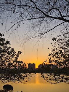 湖畔夕阳景