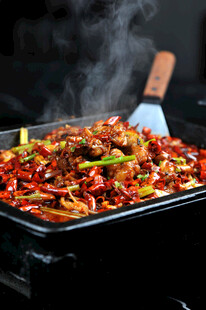 铁板香辣烤鱼 时蔬