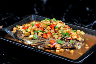 香辣烤鱼美味诱人