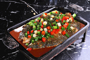 香辣烤鱼色泽诱人超美味