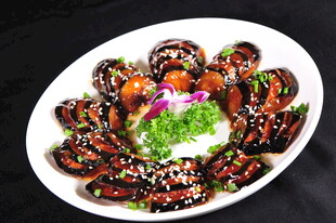 美味酱烧茄子摆盘精致