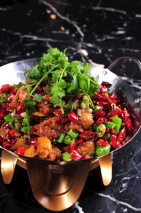 香辣诱人的美味辣子鸡