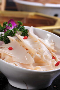 鲜嫩爽口的特色凉拌黄喉