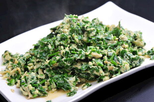翠绿野菜炒蛋