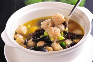 鲜香肉丸菌菇汤