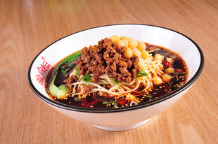 美味肉酱面诱人色泽