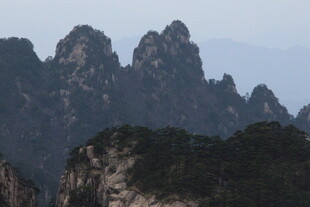 壮丽山峰景观