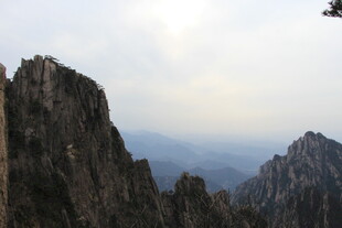 巍峨壮丽的高山景观