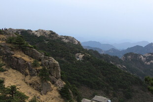 壮丽山景 远眺连绵山峦