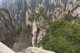 壮丽黄山奇峰景观