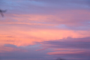 梦幻粉紫色天空美景