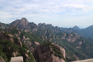 壮丽黄山山峰景观
