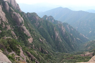 壮丽山景 奇峰峻岭入画