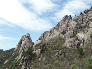 巍峨山峰 尽显自然壮美
