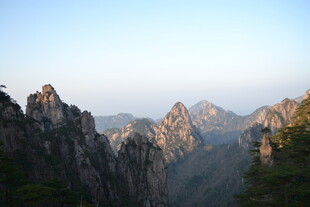 壮丽黄山山峰景色