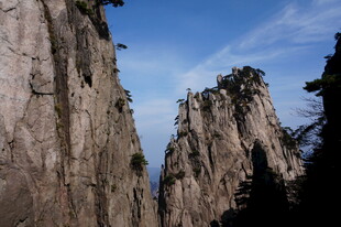 巍峨奇峰 尽显自然壮美