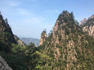 壮丽山峰景色