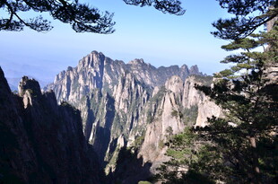 壮丽黄山奇峰景观