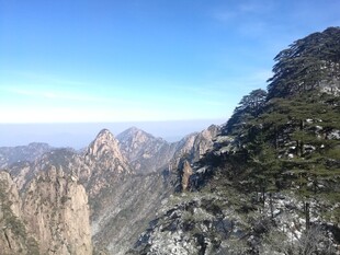 壮丽黄山山峰景色