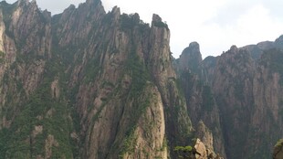 壮丽巍峨的高山景观