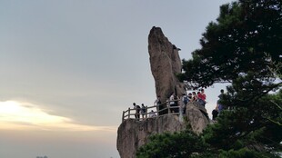 山顶独特岩石景观