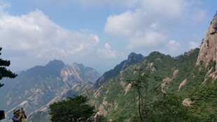 壮丽山景 云雾缭绕山峦