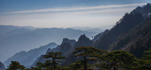 壮丽山峦云海景观