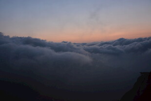 云海之上的梦幻天际