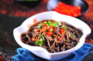 美味酸辣蕨根粉