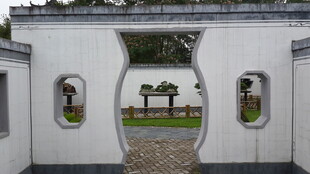 中式庭院月亮门景观