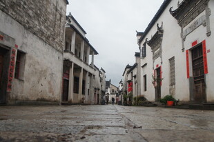 古巷老街 尽显中式古朴韵味