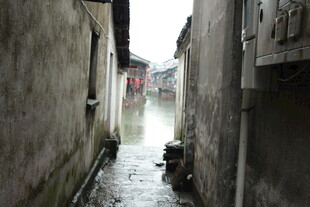 江南水乡窄巷 静谧景致