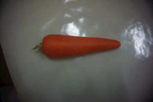 一根鲜美的橙色胡萝卜