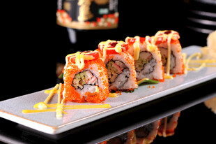 美味寿司卷摆盘展示