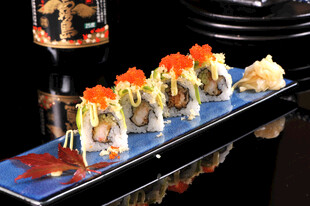 精致寿司拼盘展示