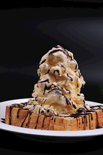 巧克力淋面多层蛋糕