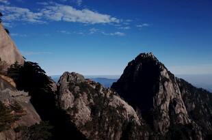 壮丽巍峨的高山景观