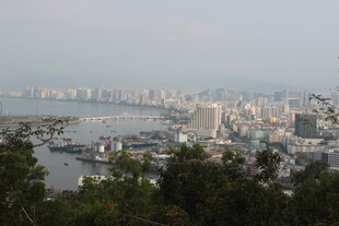 俯瞰城市海港景观