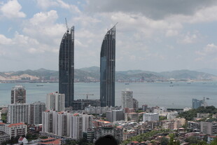 厦门双子塔城市天际线