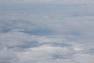 高空俯瞰云海美景