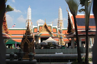 泰国华丽寺庙建筑景观